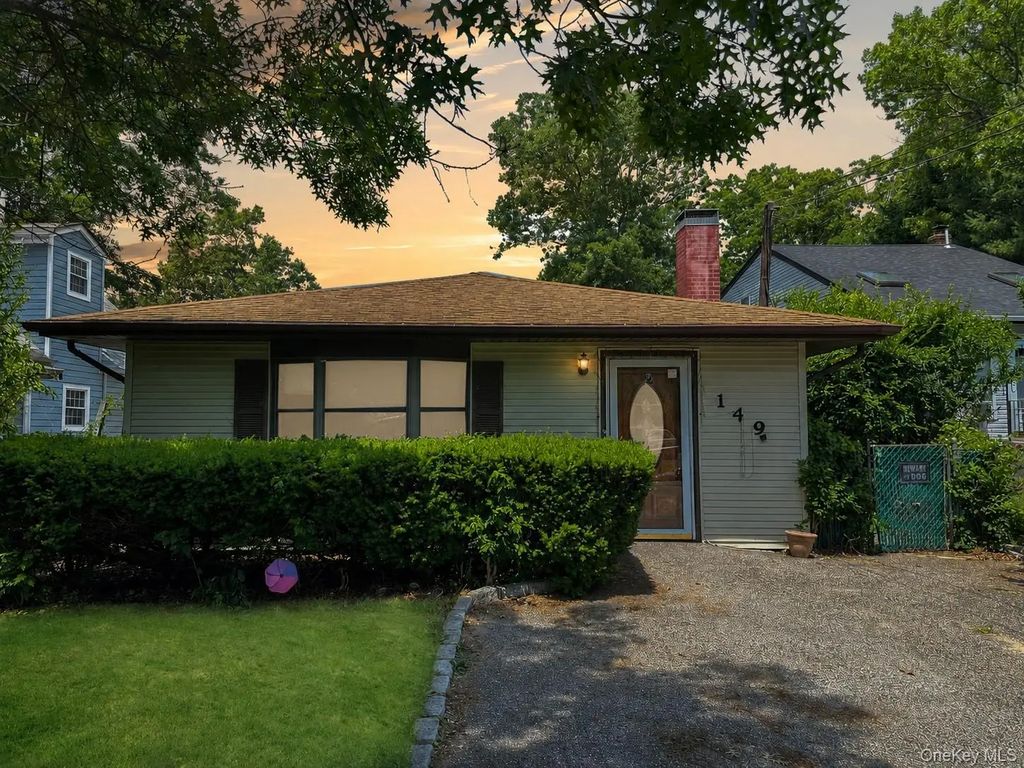 149 Southaven Avenue, Mastic