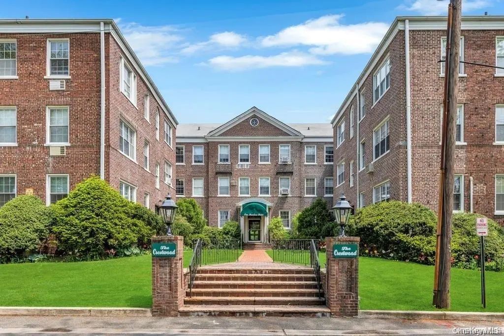 1 Meadow Drive # 3-c, Woodmere