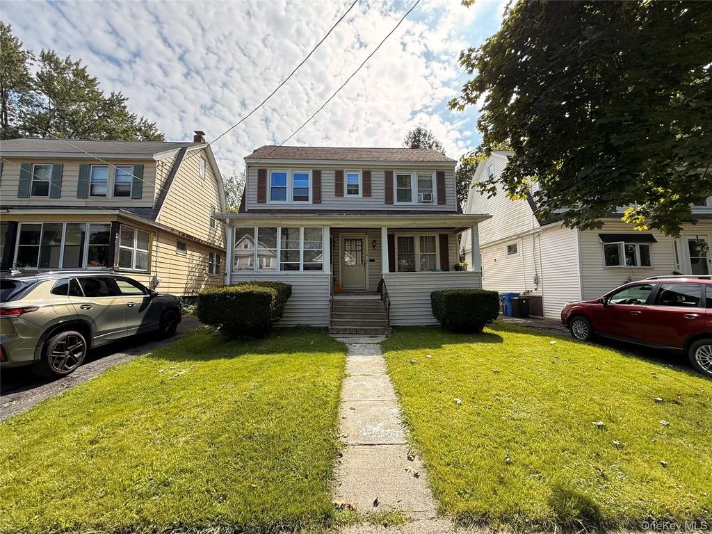 30 Bogart Ter, Colonie
