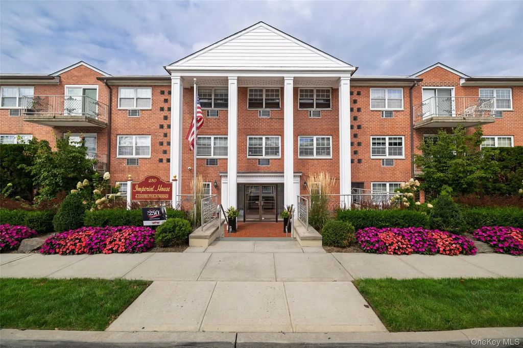 250 N Village Avenue # C22, Rockville Centre