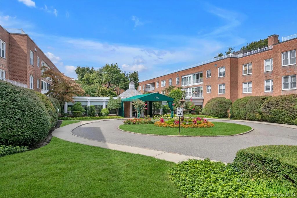 1390 Broadway # 119, Hewlett