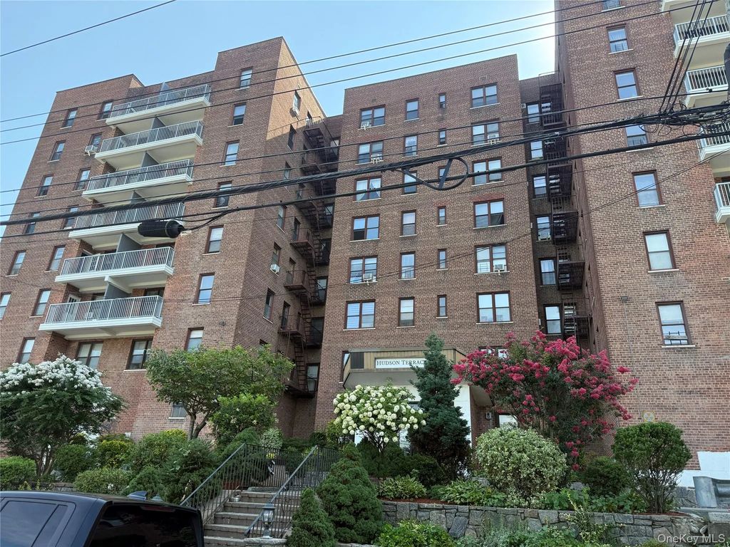 678 Warburton Avenue # 4f, Yonkers