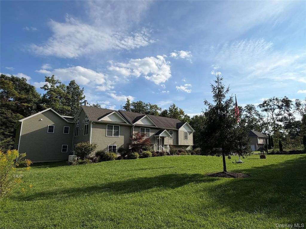 2096 Route 6, Middletown