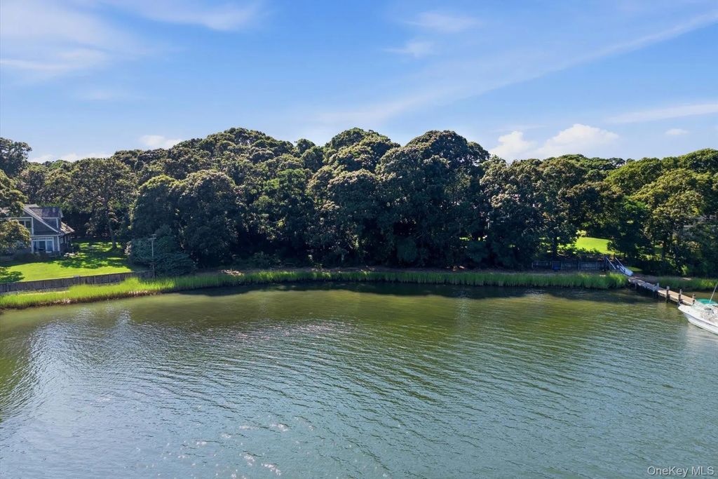 9 Bay Shore Drive, Shelter Island
