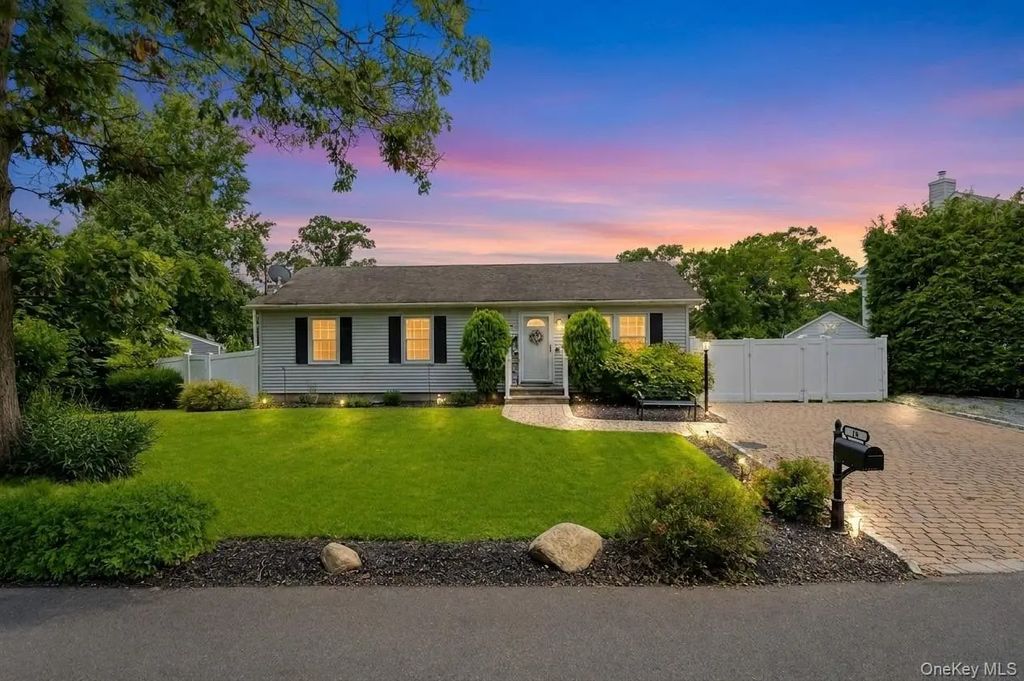 18 Hillcrest Road, Rocky Point