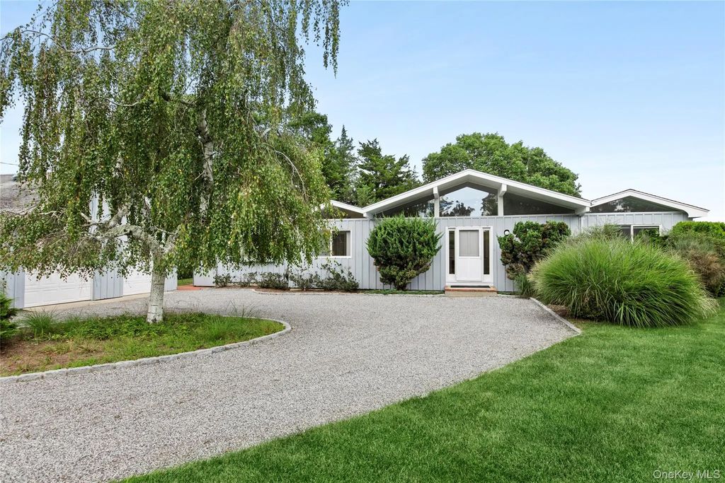 7 S Pond Road, East Hampton