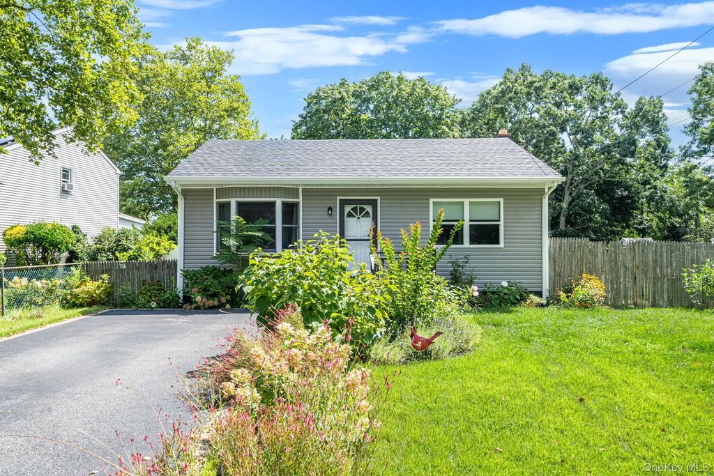 12 Allanwood Drive, Shirley