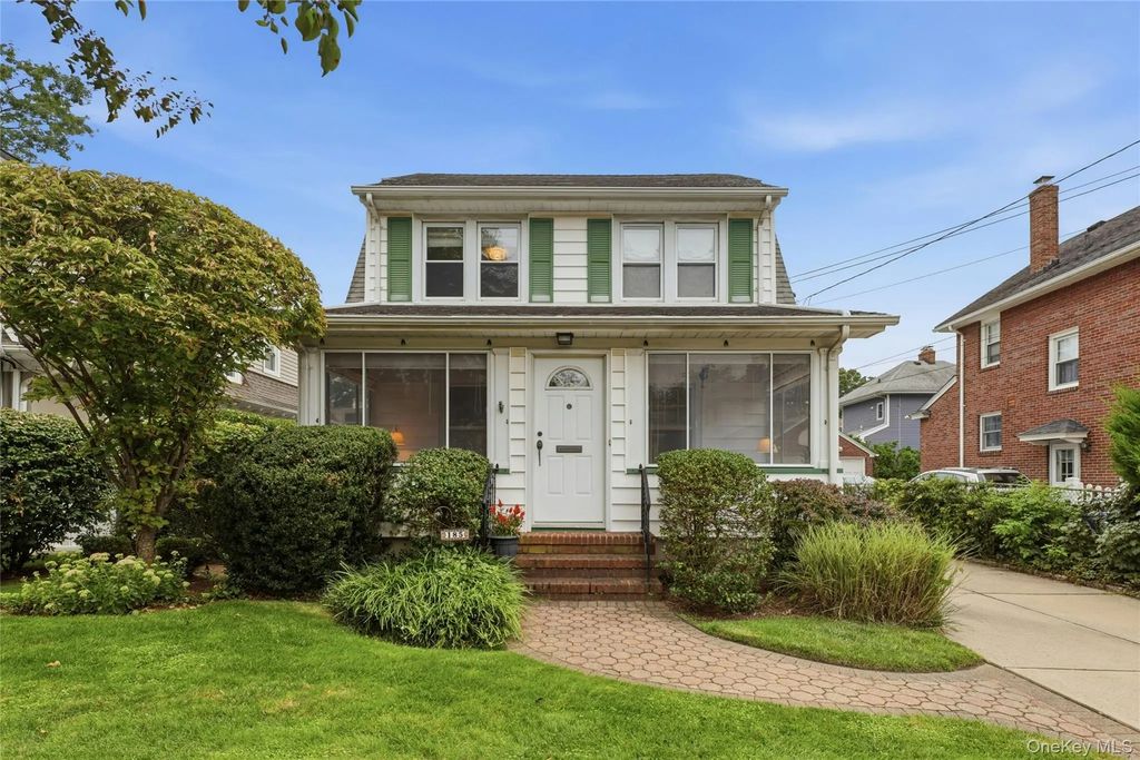 185 Crocus Avenue, Floral Park