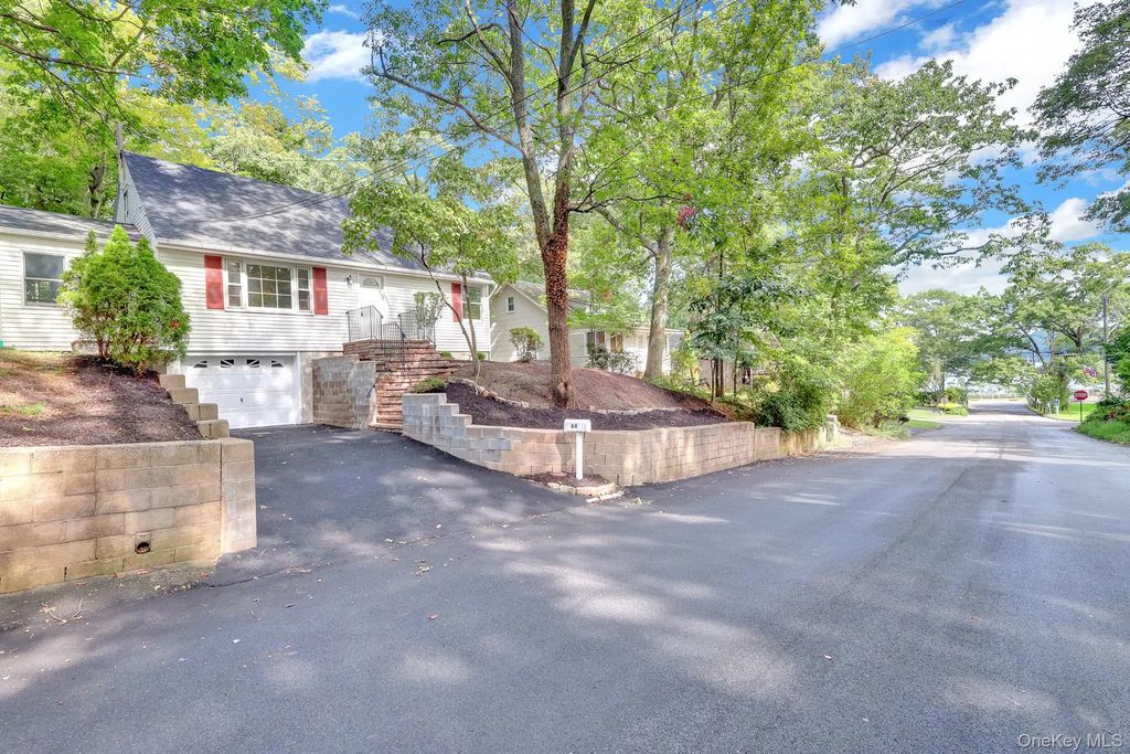 66 Washington Street, East Setauket