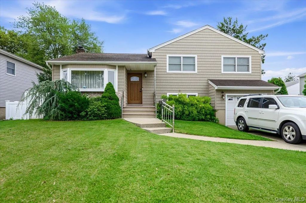 2664 Grayson Drive, East Meadow