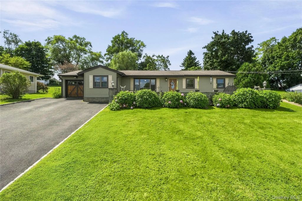 28 Hilltop Drive, Mahopac