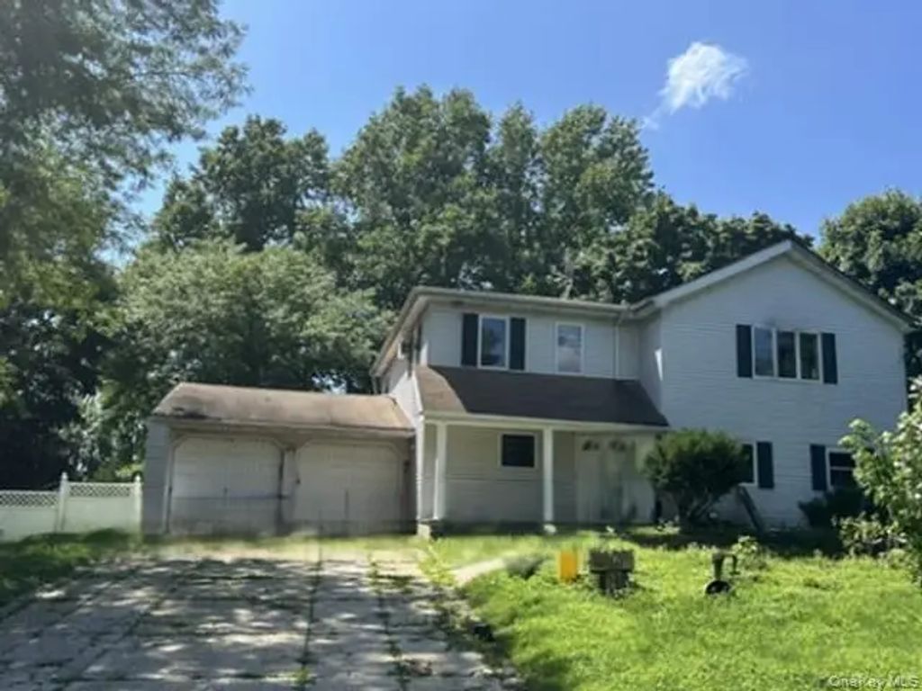 518 Jayne Boulevard, Port Jefferson Station
