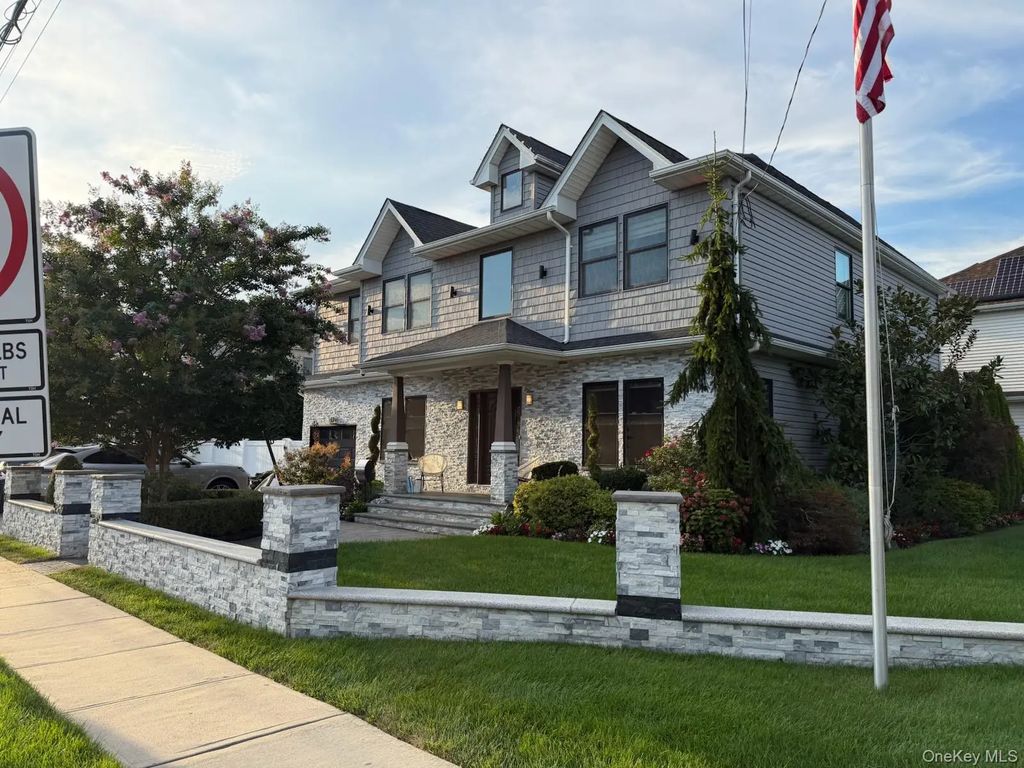 552 Dover Road, Oceanside