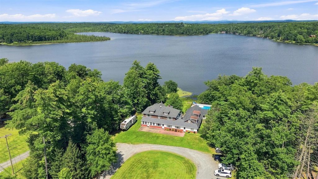 127 Highland Lake Road, Highland Lake