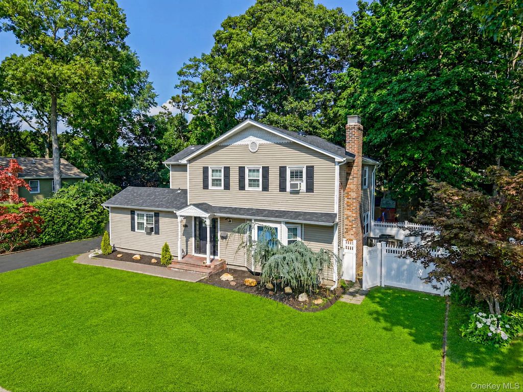 15 Jamar Lane, Lake Ronkonkoma
