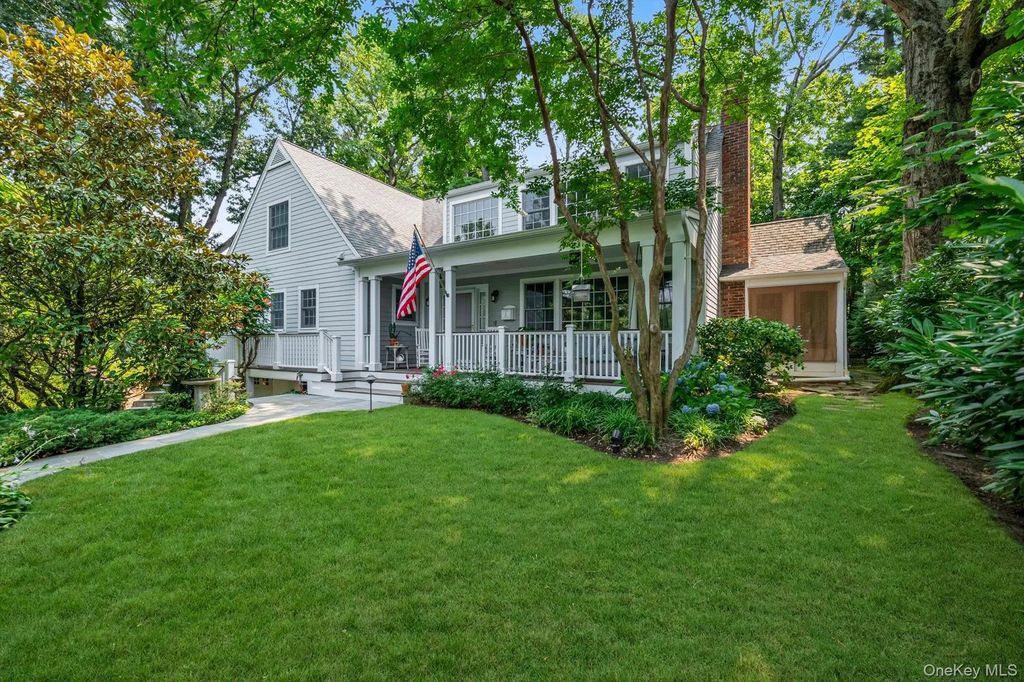 4 Sunset Lane, Port Washington
