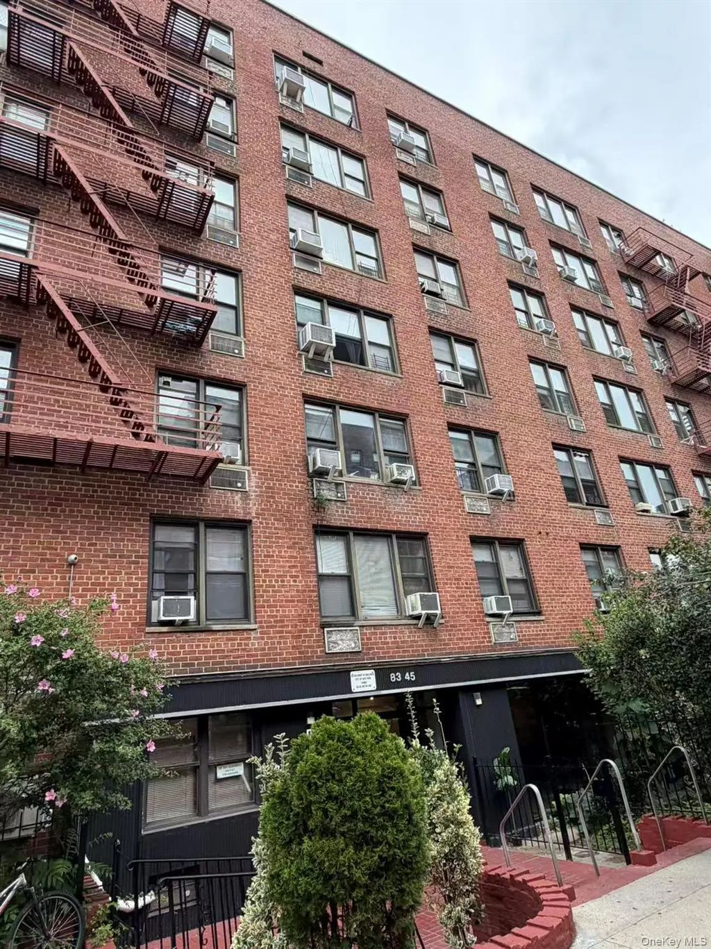 83-45 Vietor Ave # 5d, Elmhurst