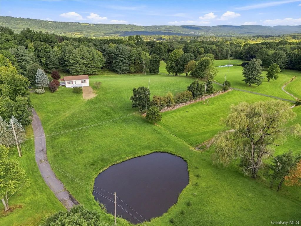 243 Howells Turnpike, Middletown