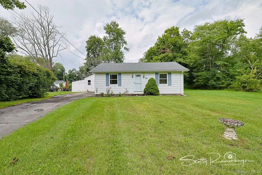814 N Hillside Road, Wappingers Falls
