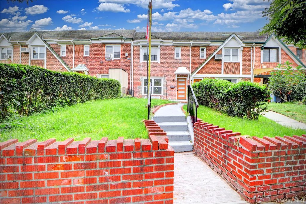 6110 84th Street, Middle Village