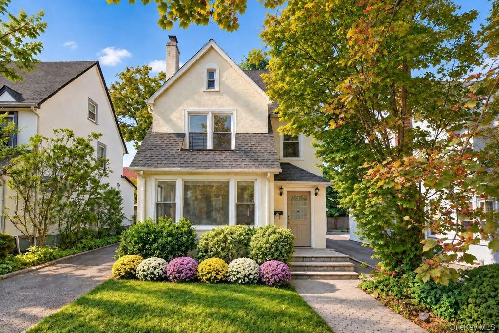 37 Jayson Avenue, Great Neck