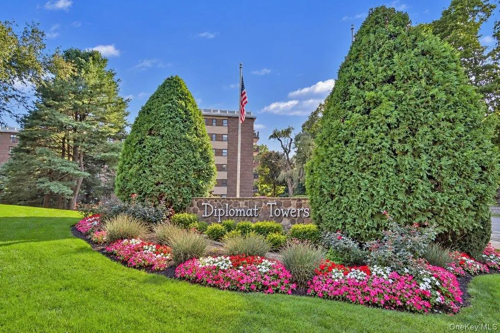 100 Diplomat Drive # 6c, Mount Kisco