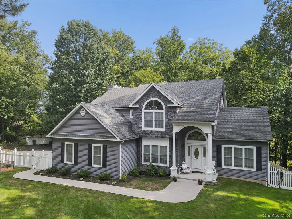220 N Little Tor Road, New City