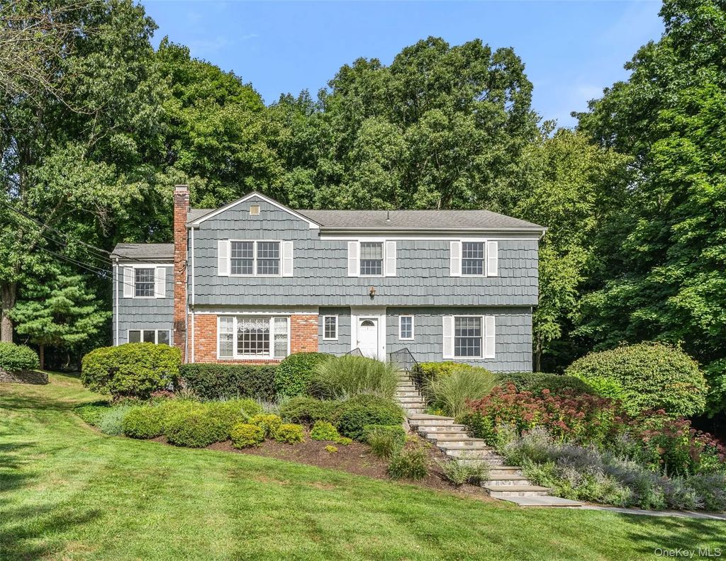 12 Lyons Road, Armonk