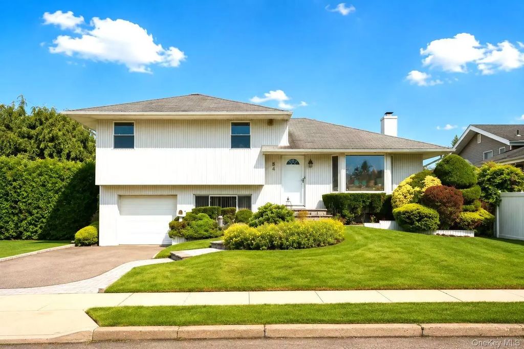 54 Magnolia Lane, Jericho