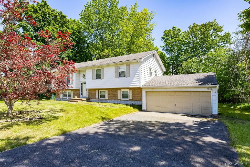 19 Tor Road, Wappingers Falls