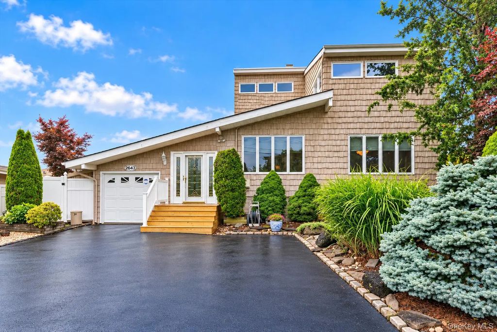 2643 Belmill Road, Bellmore