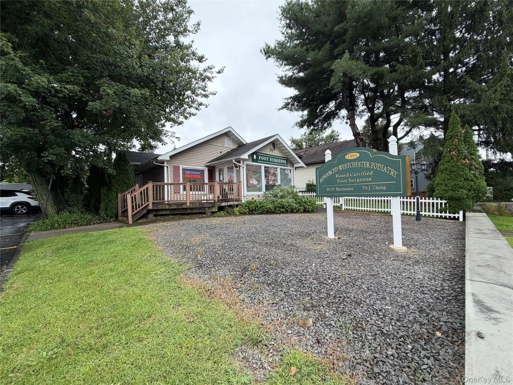 1990 E Main Street, Mohegan Lake