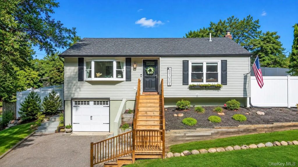 19 Hawthorne Road, Rocky Point