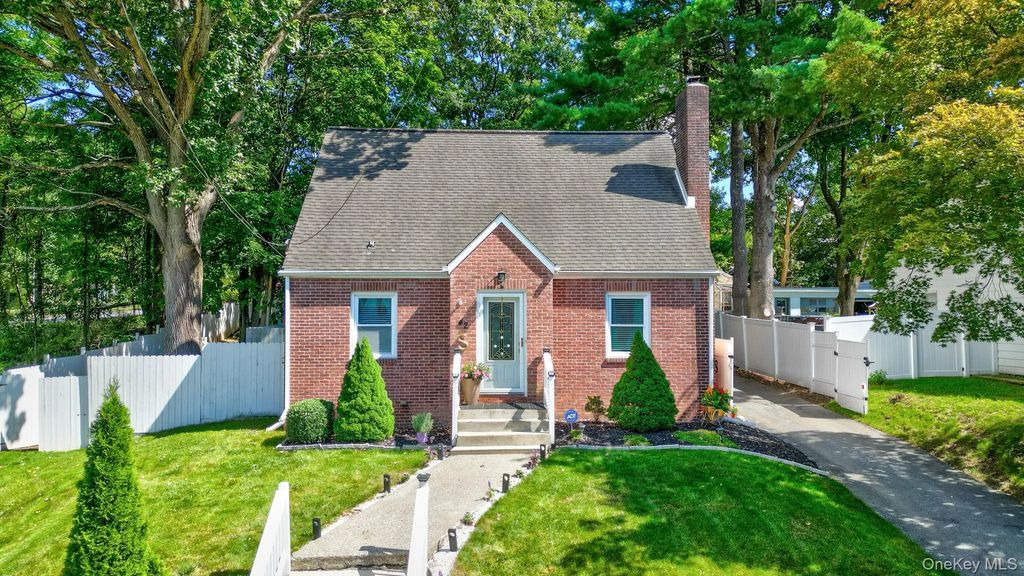 42 Streit Avenue, Poughkeepsie