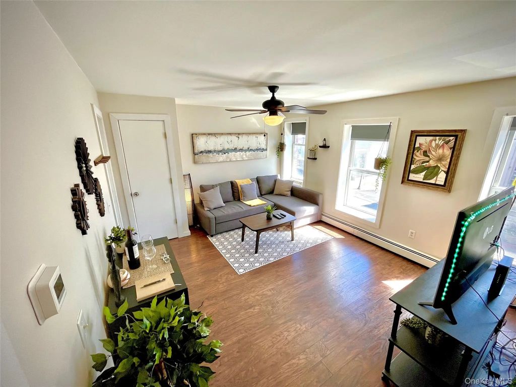 29 Main Street # 2b, Warwick