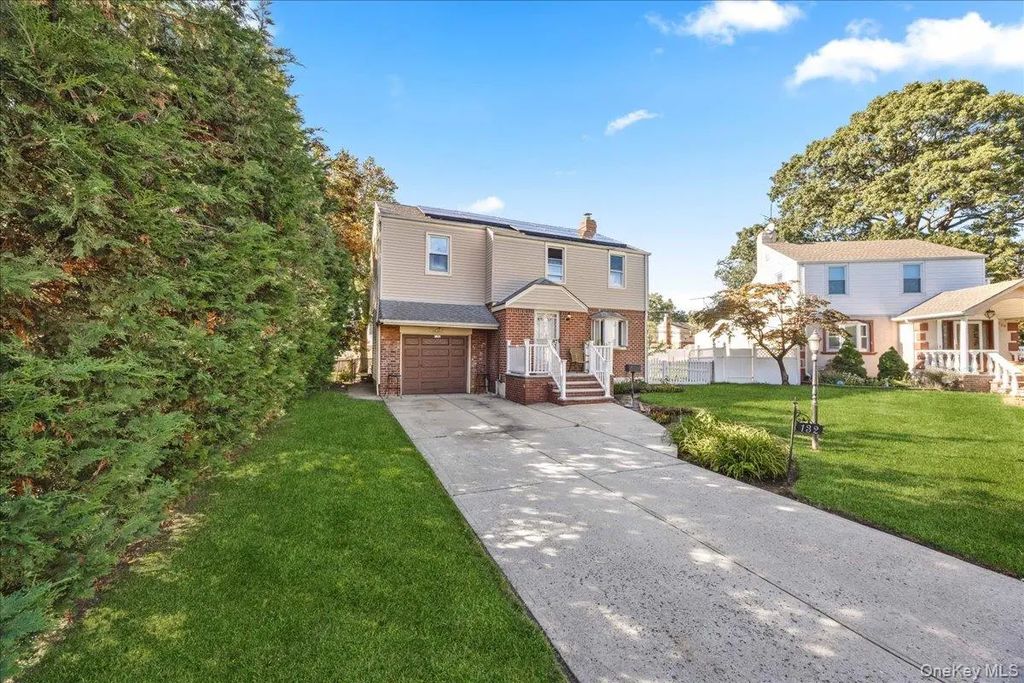132 Nassau Street, Elmont