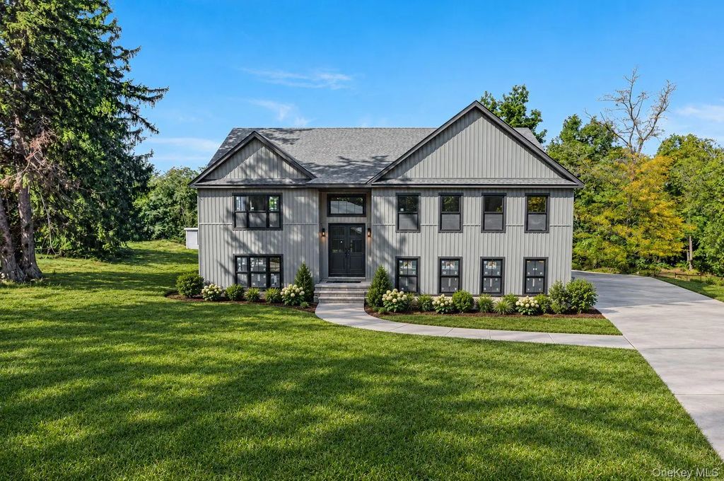 425 Sheafe Road, Wappingers Falls