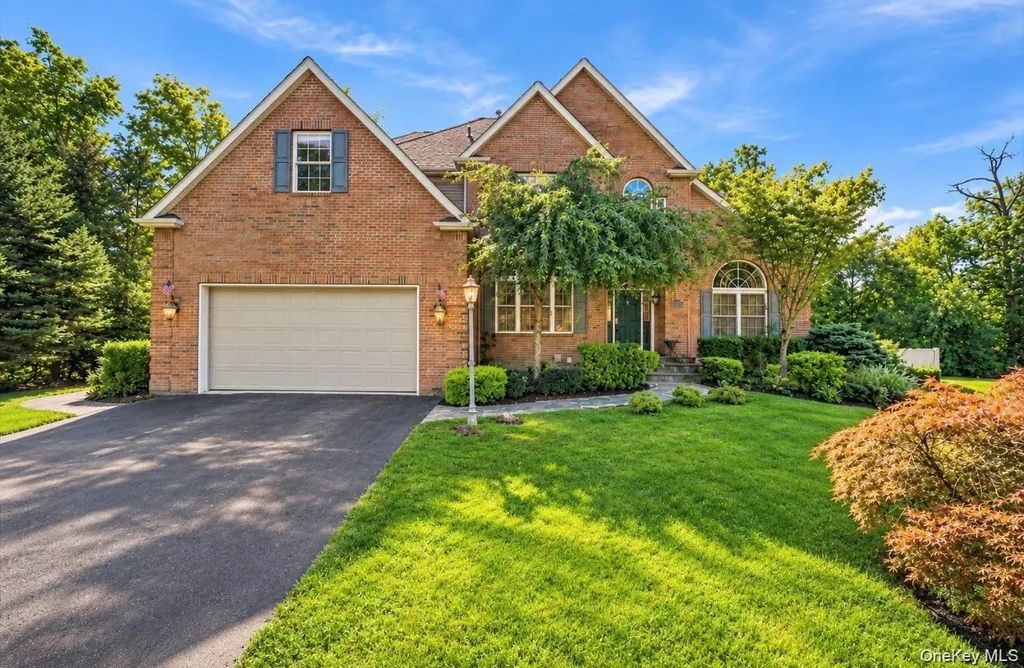 17 Arbor Court, Poughkeepsie