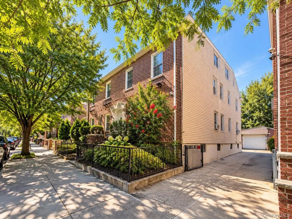 2030 27th Street, Astoria