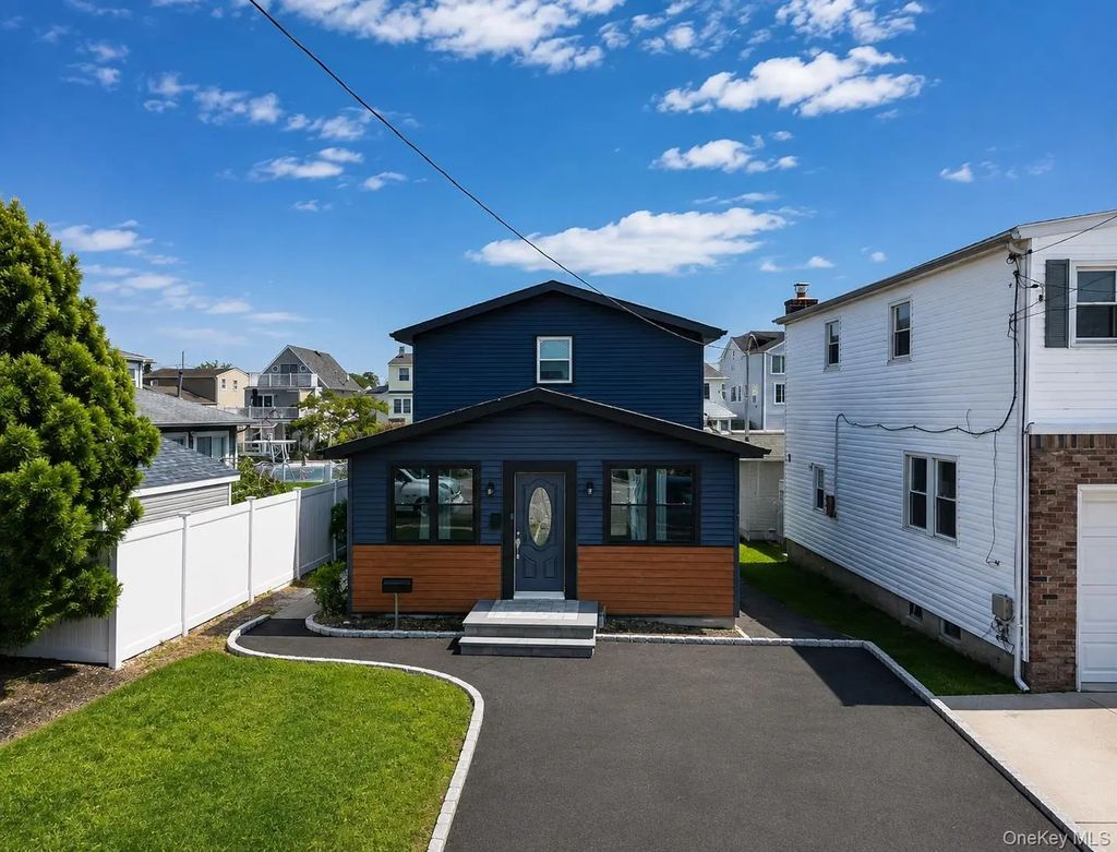 55 Alhambra Road, Massapequa