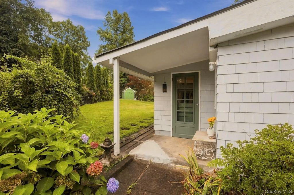 44 Durrin Avenue, Cortlandt Manor