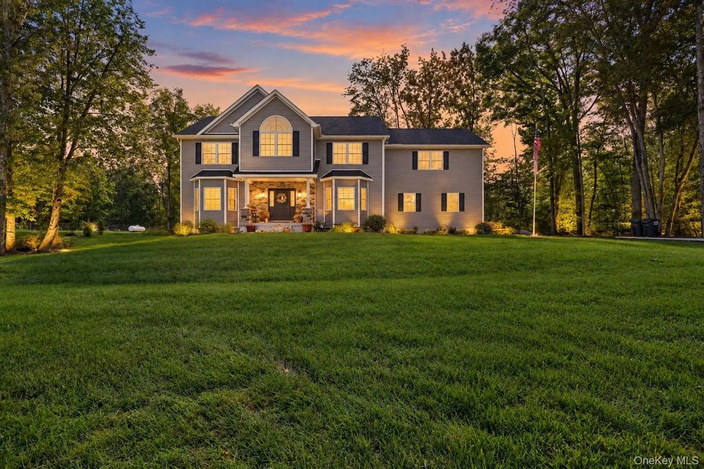 112 Elise Drive, Middletown