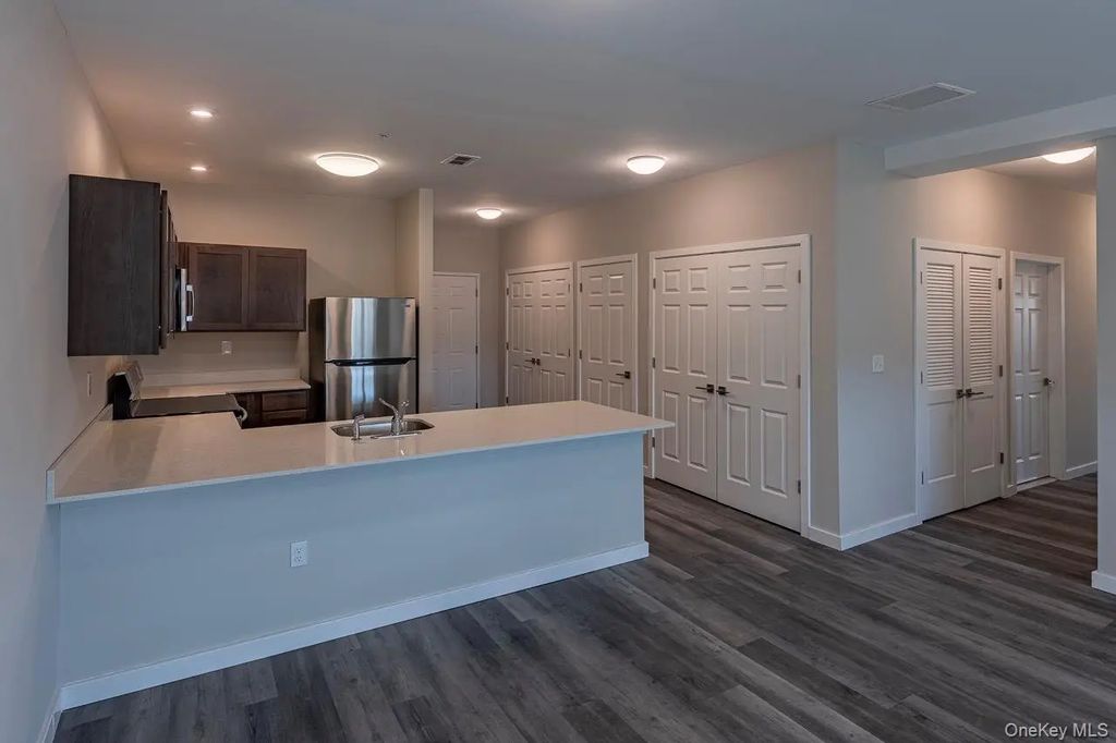 87 N Chestnut Street # 103, New Paltz