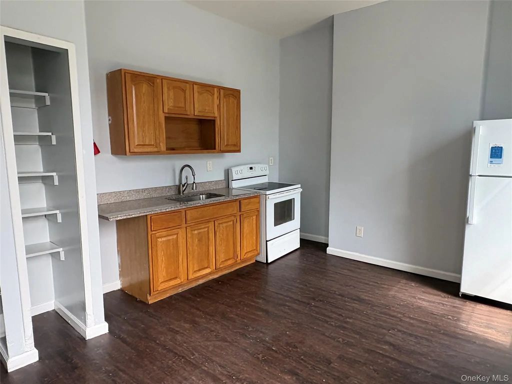 384 Washington Street # 1r, Newburgh