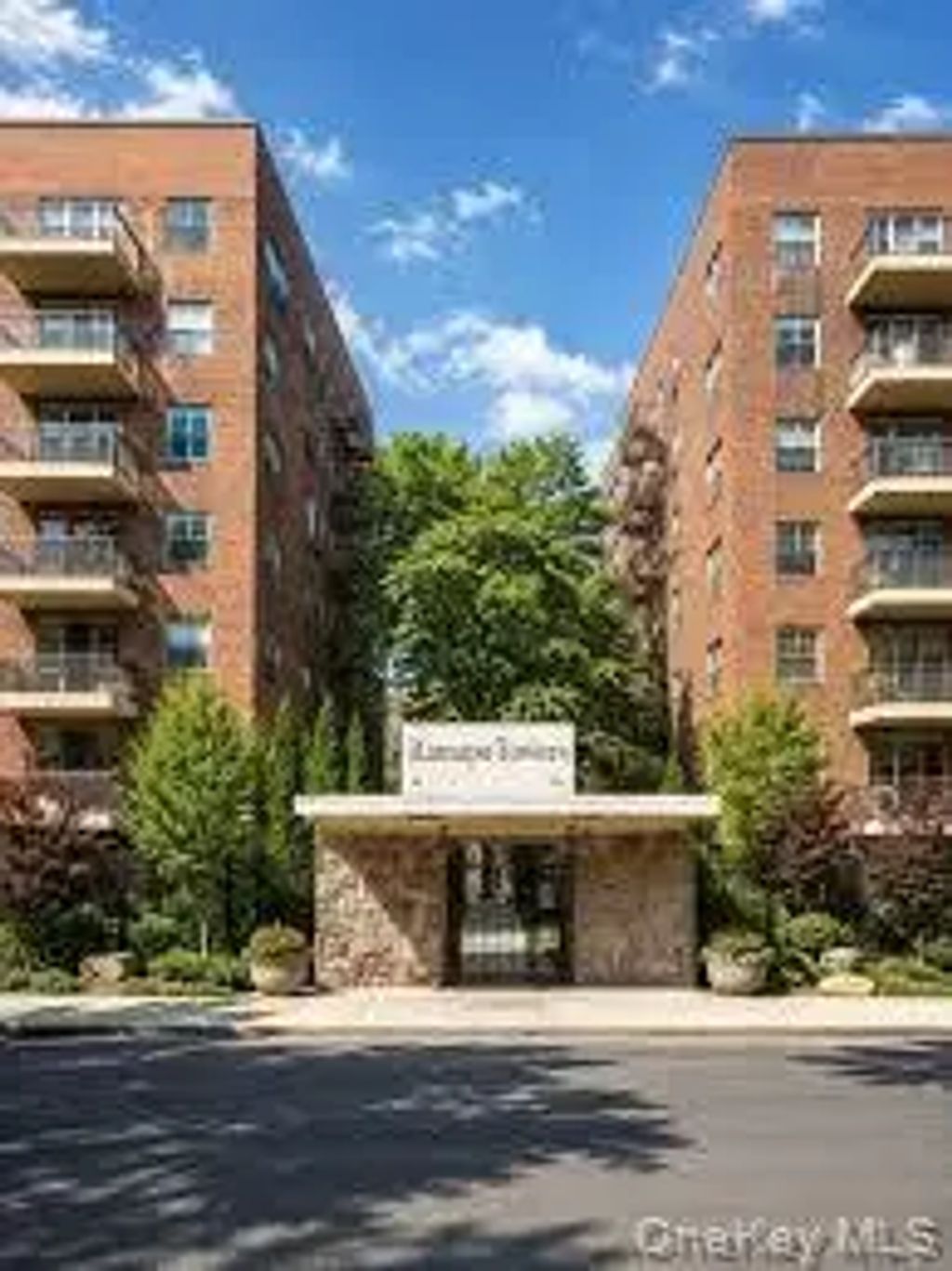 30 S Cole Avenue # 2d, Spring Valley