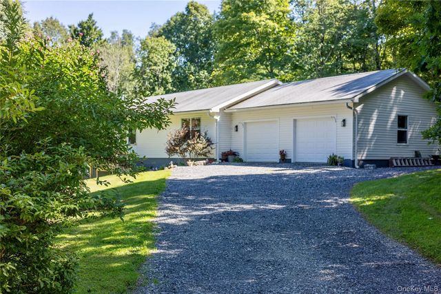 60 Briarwood Lane, Millerton