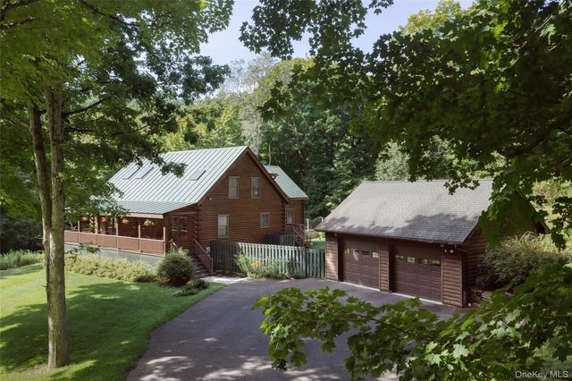 1262 Turkey Hill Road, Red Hook