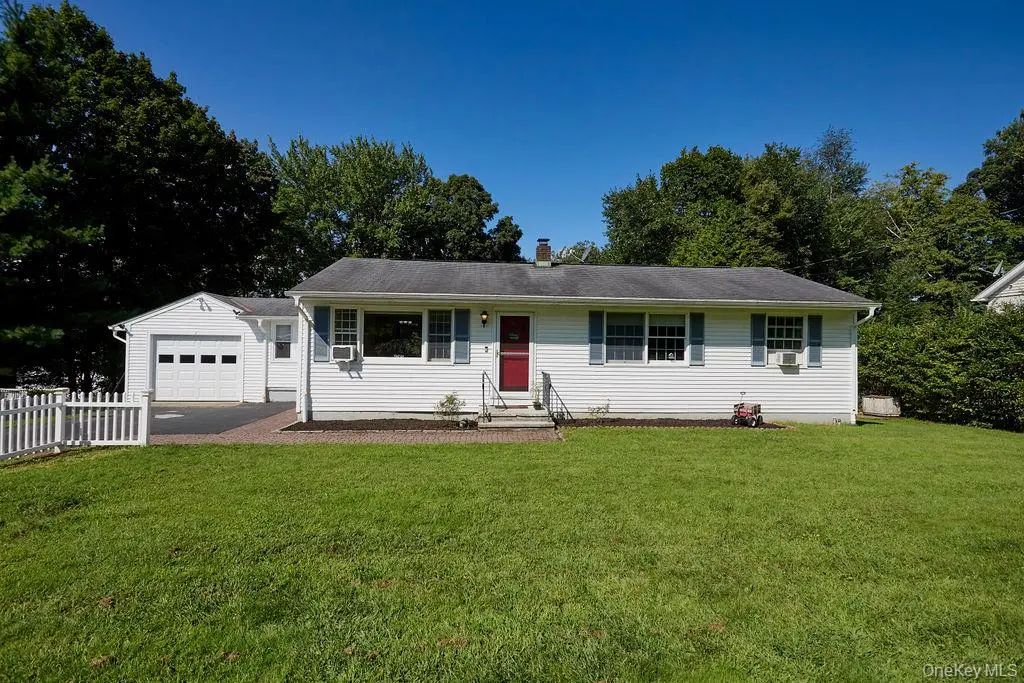 7 Pine Road, Brewster