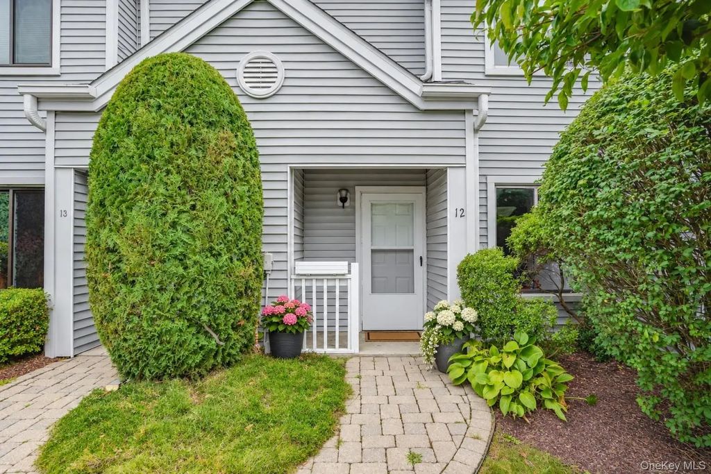 12 Country Place, Mohegan Lake