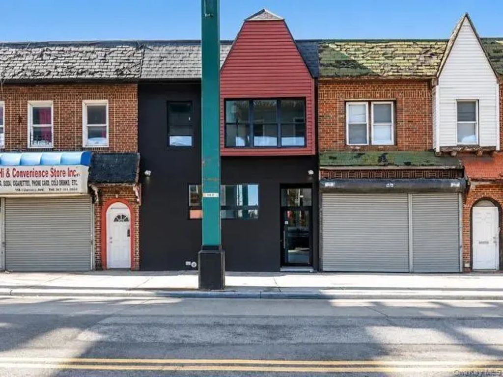 12615 Jamaica Avenue, Richmond Hill